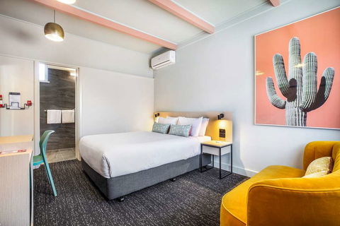 Sandbelt Club Hotel - Accommodation Noosa 2