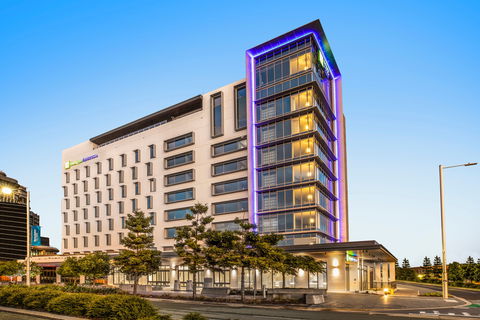 Holiday Inn Express/Stes Sunshine Coast - Accommodation Noosa 0