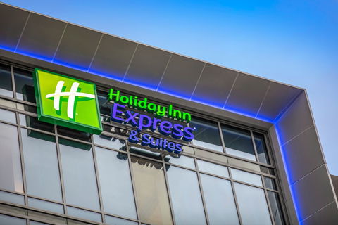 Holiday Inn Express/Stes Sunshine Coast - Accommodation Noosa 1