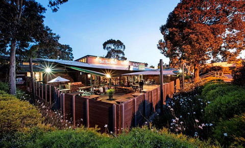 Burvale Hotel - Accommodation Noosa 0