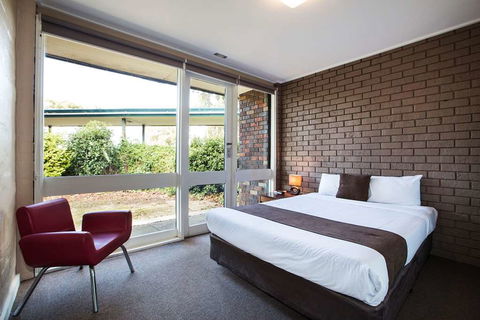 Burvale Hotel - Accommodation Noosa 1