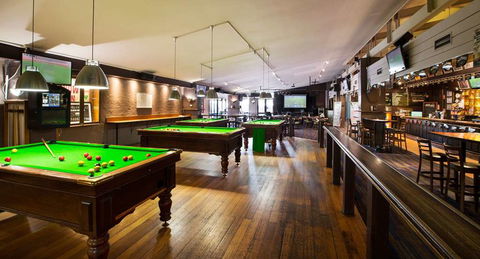Burvale Hotel - Accommodation Noosa 9