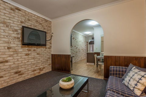 Highlander Motor Inn - Accommodation Noosa 1
