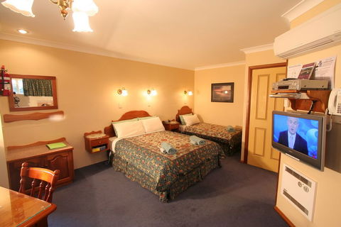 Swansea Cottages - Accommodation Noosa 2