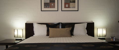 Blazing Stump Motel & Suites - Accommodation Noosa 0