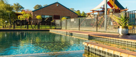 Blazing Stump Motel & Suites - Accommodation Noosa 1