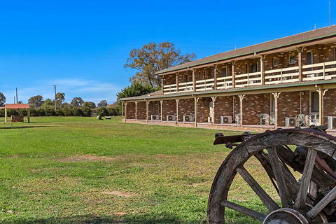 Quality Inn Carriage House - Accommodation Noosa 2