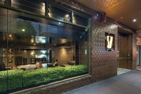57 Hotel - Accommodation Noosa 0