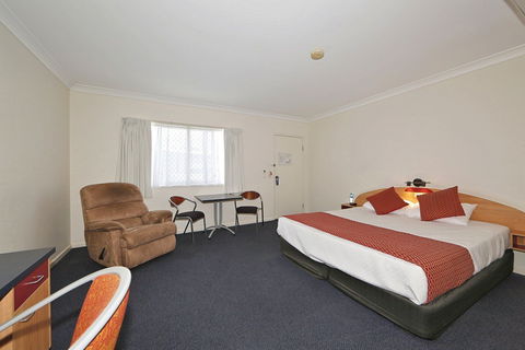 Boulevard Lodge - Accommodation Noosa 2