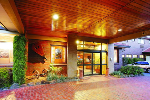 Hotel Bruce County - Accommodation Noosa 1