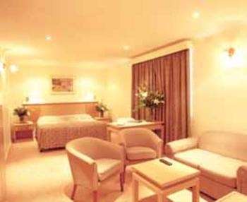 Hotel Crest On Barkly - Accommodation Noosa 1
