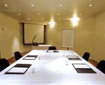 Hotel Crest On Barkly - Accommodation Noosa 2