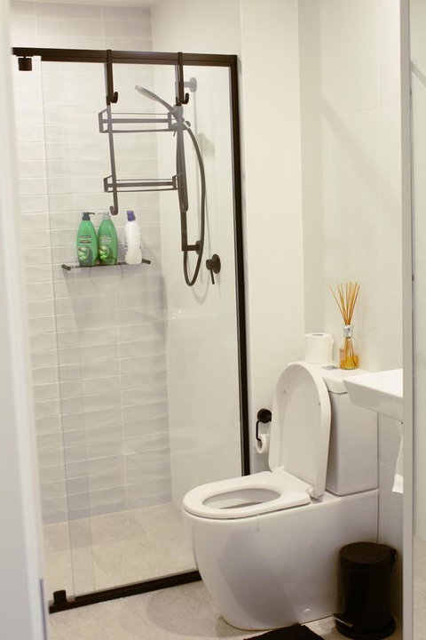 Stylish, Modern, Cute As A Button - Braddon CBD - Accommodation Noosa 8