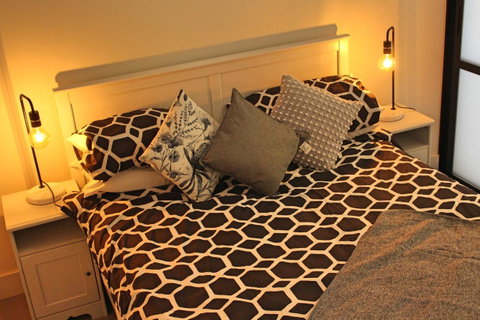 Stylish, Modern, Cute As A Button - Braddon CBD - Accommodation Noosa 12
