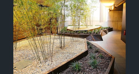 Stylish, Modern, Cute As A Button - Braddon CBD - Accommodation Noosa 2