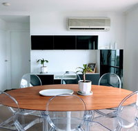 Staying Places - The Avenue - Accommodation Noosa