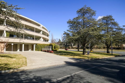 Accommodate Canberra - The Summit - Accommodation Noosa 1
