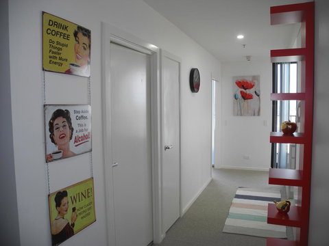 3BR Executive Apartment With Lake And Mountain Views - Accommodation Noosa 5