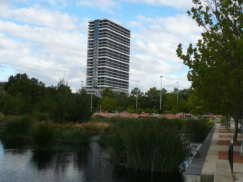 3BR Executive Apartment With Lake And Mountain Views - Accommodation Noosa 6