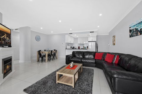 Lakeside Waterfront Apartment The Entrance - Accommodation Noosa 4