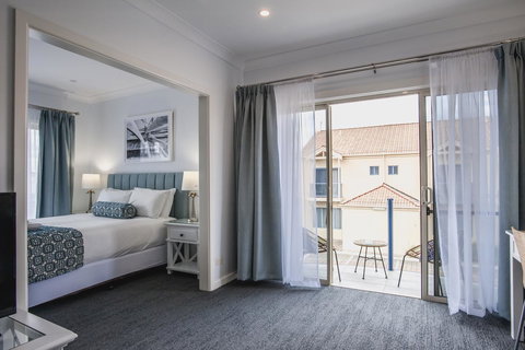 Marina Hotel - Accommodation Noosa 8