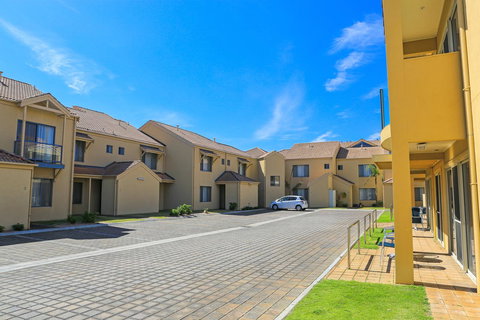 Marina Hotel - Accommodation Noosa 34