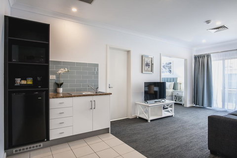 Marina Hotel - Accommodation Noosa 12