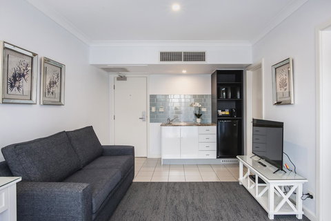 Marina Hotel - Accommodation Noosa 16