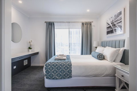 Marina Hotel - Accommodation Noosa 7