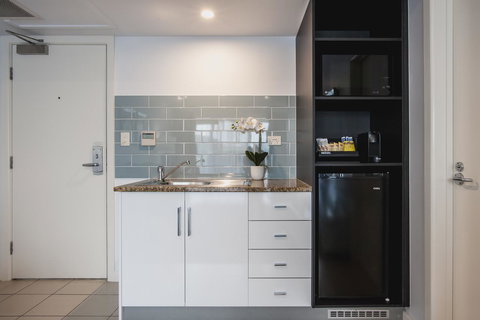 Marina Hotel - Accommodation Noosa 17