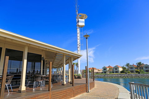 Marina Hotel - Accommodation Noosa 36