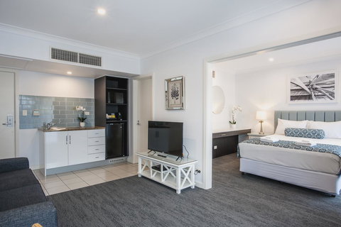 Marina Hotel - Accommodation Noosa 26