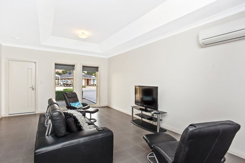 'The Hidden Diamond' - Normanville - Accommodation Noosa 13