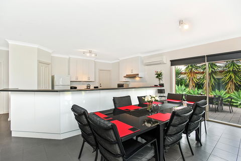 'The Hidden Diamond' - Normanville - Accommodation Noosa 12