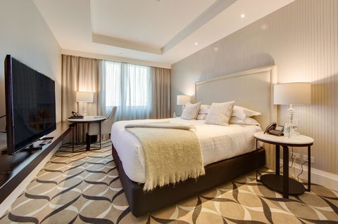 Mayfair Hotel - Accommodation Noosa 0
