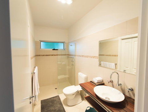 S T U D I O 22 Peaceful Retreat With Garden Views - Accommodation Noosa 6