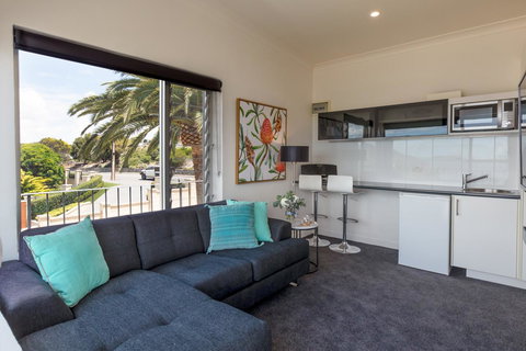 Bay 10 - Suites And Apartments - Accommodation Noosa 6
