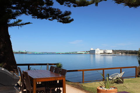 Bay 10 - Suites And Apartments - Accommodation Noosa 29
