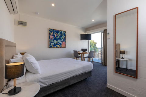 Bay 10 - Suites And Apartments - Accommodation Noosa 13