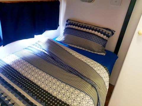 Rocks Retreat Cabin - Dolphin - Accommodation Noosa 8
