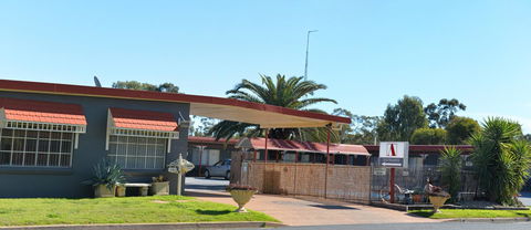 Ardeanal Motel - Accommodation Noosa 2