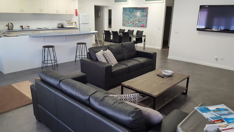 Aart Apartments - Accommodation Noosa 7