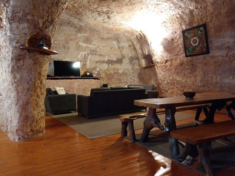 Zen Underground B&B - Accommodation Noosa 4