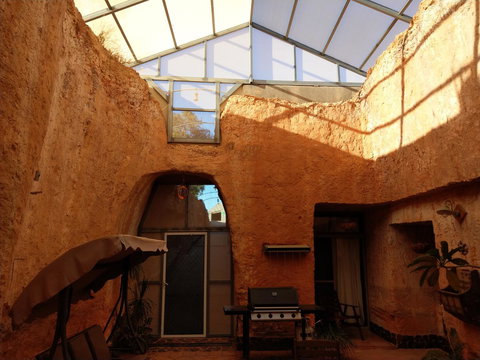 Zen Underground B&B - Accommodation Noosa 8