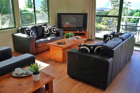 SkyView Villa - Accommodation Noosa 4