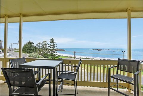 The Dolphins Beachfront Apartments - Accommodation Noosa 9