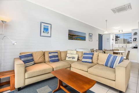 The Dolphins Beachfront Apartments - Accommodation Noosa 11