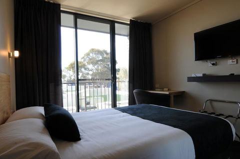 Mansfield Park Hotel - Accommodation Noosa 7