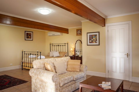 Angaston Saleyards Luxury Accommodation - Accommodation Noosa 19