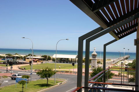 Semaphore Blue Apartments - Accommodation Noosa 12